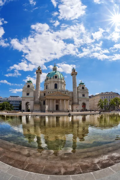 (Karlskirche) Iglesia de San Carlos en Viena, Austria — Foto de Stock