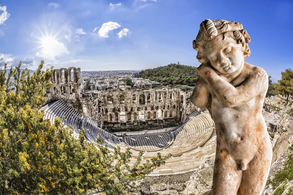Teatro Odeon en Atenas, Grecia, vista desde la Acrópolis — Foto de Stock