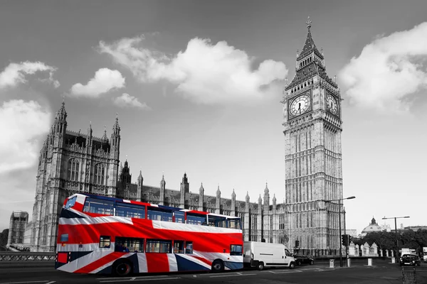 Big Ben, a buszok, London, Anglia — Stock Fotó