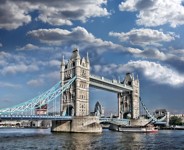 Puente de torre en Londres, Inglaterra — Foto de Stock