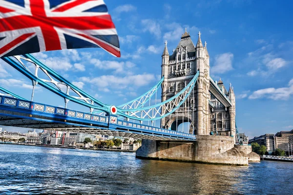 Slavný tower bridge v Londýně, Anglie — Stock fotografie