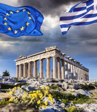Akropolis ile Yunanistan bayrağı ve Atina, Yunanistan Avrupa Birliği bayrağı