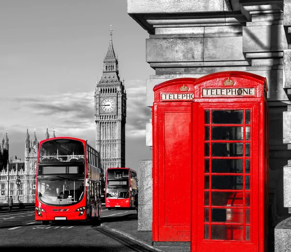 Symboles de Londres avec BIG BEN, DOUBLE DECKER BUS et BOOTHS DE TÉLÉPHONE rouge en Angleterre, Royaume-Uni — Photo
