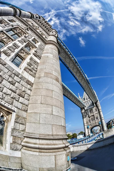 Słynny tower bridge w Londynie, Anglia — Zdjęcie stockowe