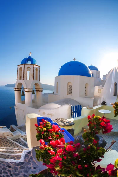 Pueblo de Oia en Isla de Santorini, Grecia — Foto de Stock