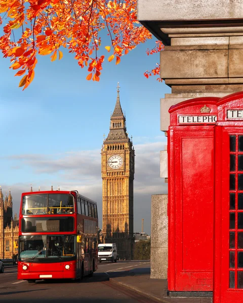 London symbols with BIG BEN, DOUBLE DECKER BUS and red PHONE BOOTHS in England, UK — Stock Photo, Image