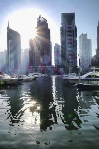 Dubai Marina with boats and skyscrapers in Dubai, United Arab Emirates — Stock Photo, Image