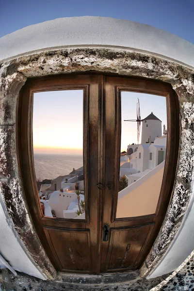 Pueblo de Oia en la isla de Santorini en Grecia —  Fotos de Stock