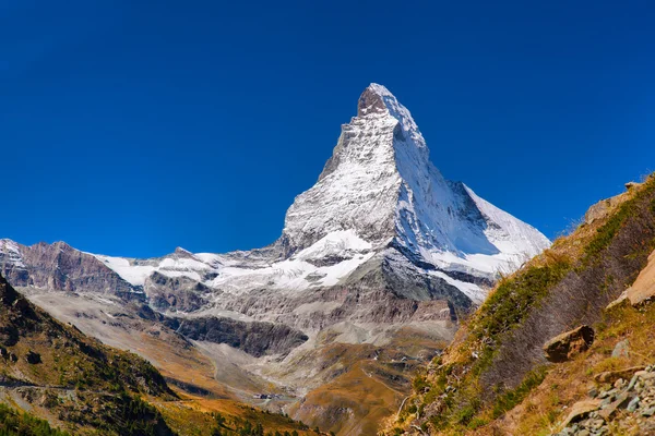 Matterhorn famoso em Alpes suíços — Fotografia de Stock