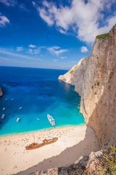 Słynnej plaży Navagio z wraku na wyspie Zakynthos w Grecji — Zdjęcie stockowe