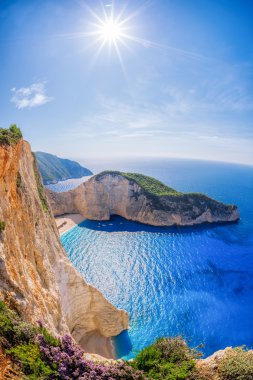 Yunanistan 'ın Zakynthos adasında gemi enkazı olan Navagio plajı