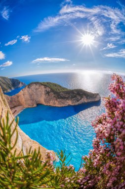 Yunanistan 'ın Zakynthos adasında gemi enkazı olan Navagio plajı
