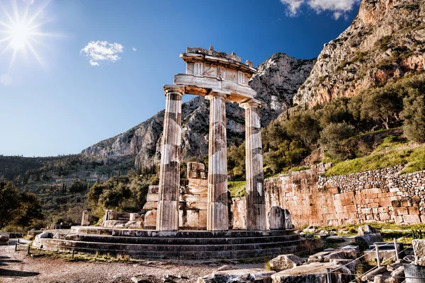 Delfos con ruinas del Templo en Grecia — Foto de Stock