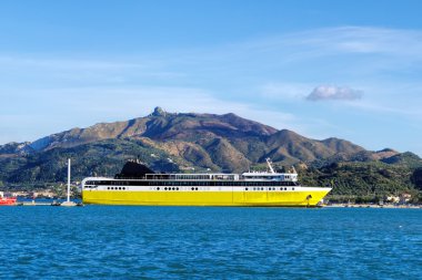 Zakynthos kasaba harbor feribot Zakynthos Adası Yunanistan ile