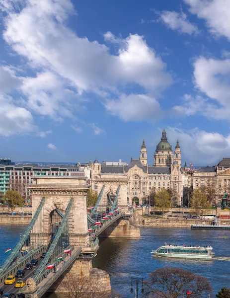 Chain Bridge in Boedapest, de hoofdstad stad van Hongarije — Stockfoto