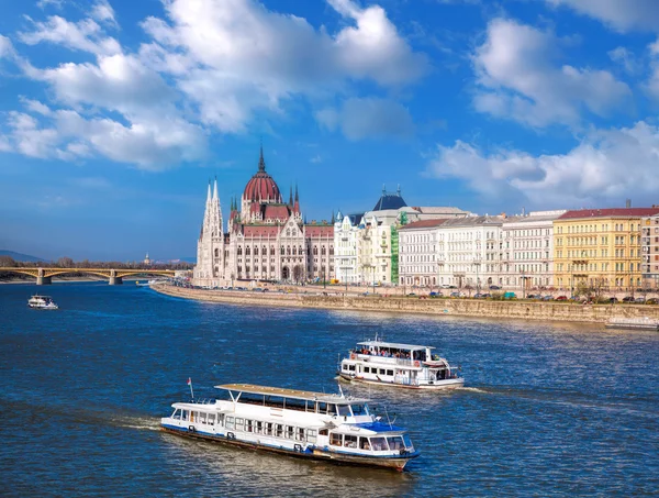 Budapest Parlament hajók Magyarország ellen — Stock Fotó