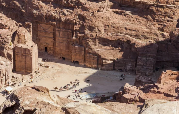 Vista verso il basso Alto Luogo di sacrificio. Petra. Giordania . — Foto Stock