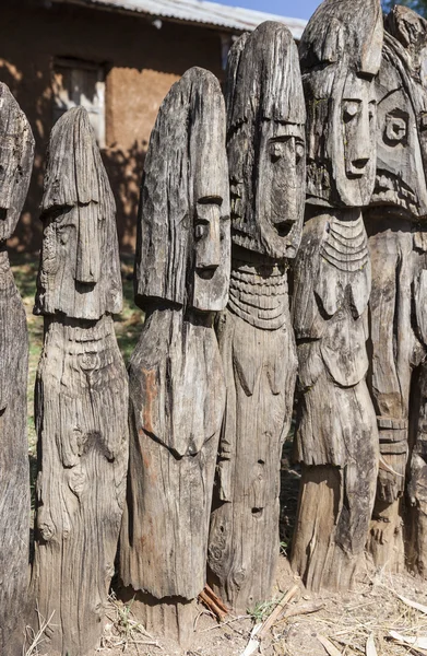 Waga - carved wooden grave markers. Arfaide (near Karat Konso). Ethiopia. — Stock Photo, Image