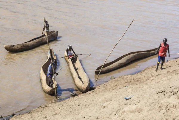 Traditional dassanech boats on the Omo river. Omorato,  Ethiopia — Stock Photo, Image