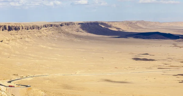 Makhtesh Ramón (Cráter Ramón) paisaje. Desierto del Negev. Israel — Foto de Stock