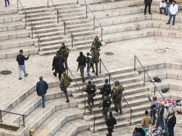 Israelische Soldaten nehmen Terroristen fest. jerusalem. Deutschland. — Stockfoto