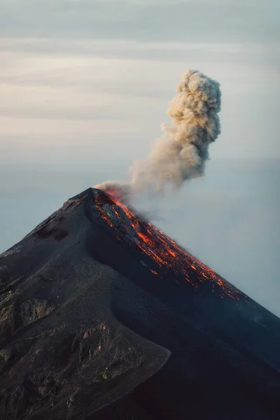 Volcano Fuego Guatemalai Acatenangóból Expozíciós Zárójelben Feldolgozva — Stock Fotó