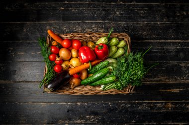 Taze sebze, patates, lahana, biber, havuç, salatalık. Sağlıklı beslenme.