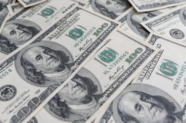 Yüz Dolarlık banknotlar. Dolar Kapanışı Konsepti