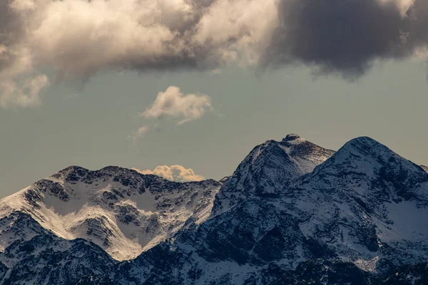 Pico Montaña Cubierto Nieve —  Fotos de Stock