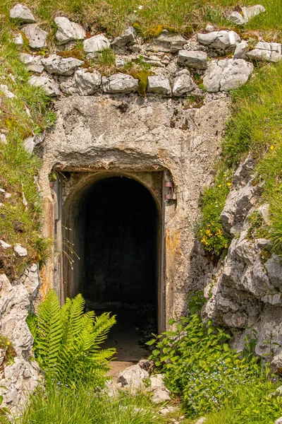 Ingresso Vecchio Bunker Dalla Guerra Mondiale — Foto Stock