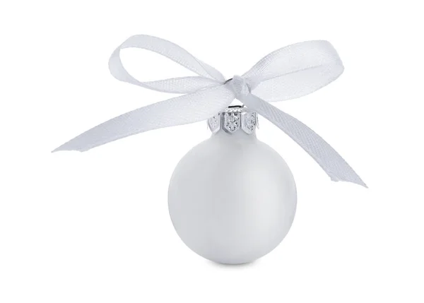 Bola Natal Bonita Com Fita Isolada Branco — Fotografia de Stock