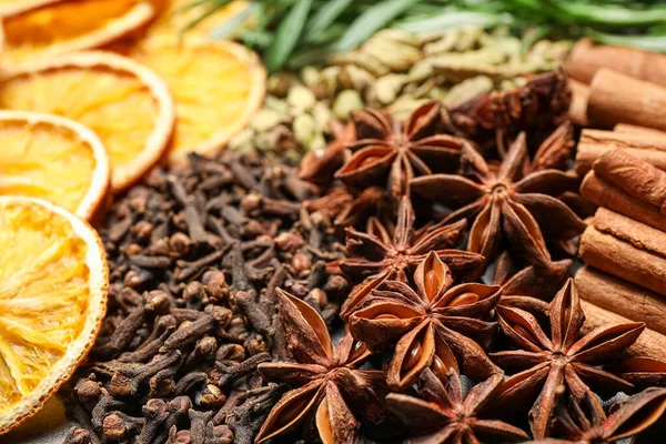 Verschillende Glühwein Ingrediënten Als Achtergrond Close — Stockfoto