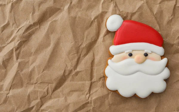 Boże Narodzenie Santa Claus Kształcie Piernika Ciasteczko Zgnieciony Pergamin Widok — Zdjęcie stockowe