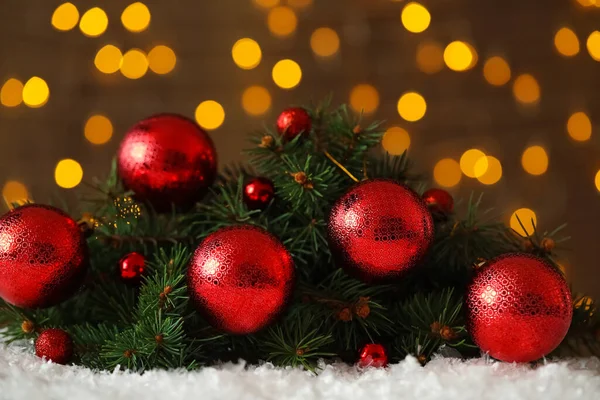 Branches Sapin Avec Des Boules Noël Sur Neige Contre Les — Photo