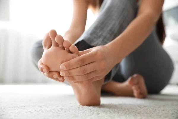 Young Woman Suffering Pain Foot Floor Closeup — Stock Photo, Image