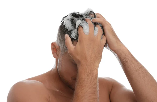 Άνθρωπος Πλένει Μαλλιά Λευκό Φόντο Προσωπική Υγιεινή — Φωτογραφία Αρχείου