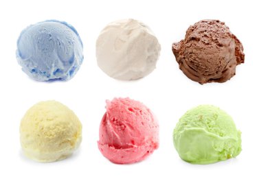 Beyaz arkaplanda farklı dondurma kürekleriyle ayarla