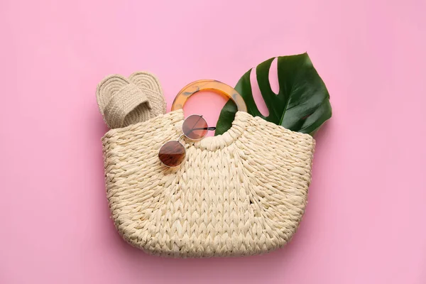 Elegant Woman Straw Bag Shoes Tropical Leaf Sunglasses Pink Background — Stock Photo, Image
