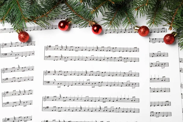 Branches Sapin Boules Rouges Sur Les Feuilles Musique Noël Avec — Photo