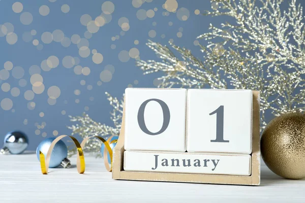 Houten Blokkenkalender Kerstdecor Witte Tafel Nieuwjaarsviering — Stockfoto