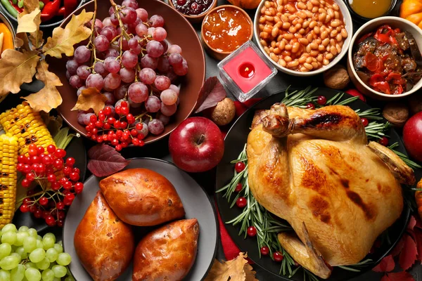 Fiesta Tradicional Del Día Acción Gracias Con Delicioso Pavo Cocido — Foto de Stock