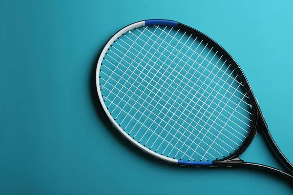 Tennisracket Blauwe Achtergrond Bovenaanzicht Sportuitrusting — Stockfoto