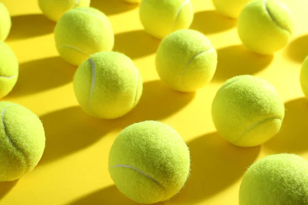 Balles Tennis Sur Fond Jaune Gros Plan Equipements Sportifs — Photo