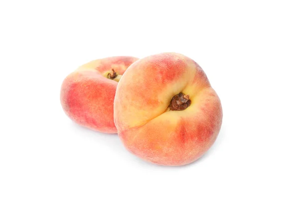 白色背景的新鲜成熟甜甜圈桃子 — 图库照片