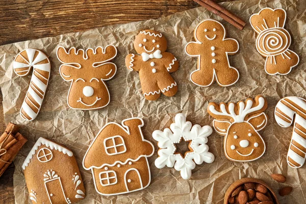 Composición Laica Plana Con Deliciosas Galletas Navidad Caseras Mesa Madera — Foto de Stock