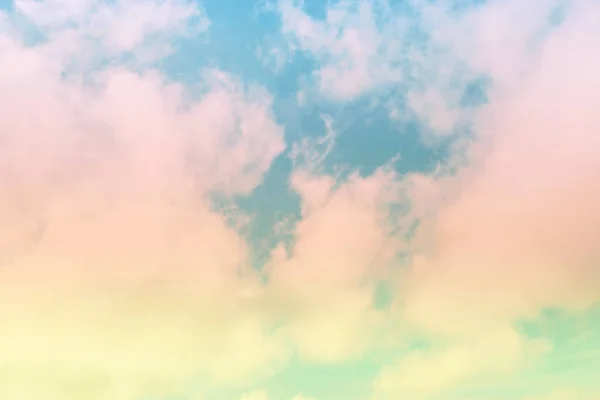 Fantázia Világ Festői Kilátás Gyönyörű Mágikus Bolyhos Felhők Tónusú Pasztell — Stock Fotó