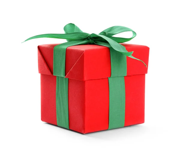 Новорічна Подарункова Коробка Прикрашена Зеленим Бантом Ізольована Білому — стокове фото