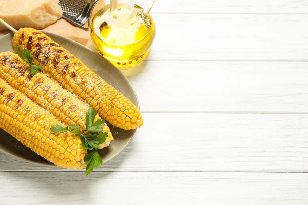 Tasty Grilled Corn White Wooden Table View Space Text — Stock Photo, Image