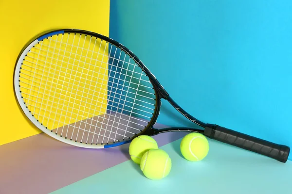 Tennis Racket Ballen Kleur Achtergrond Sportuitrusting — Stockfoto