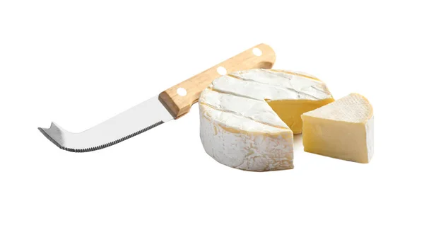 Cortar Queso Camembert Cuchillo Sobre Fondo Blanco —  Fotos de Stock